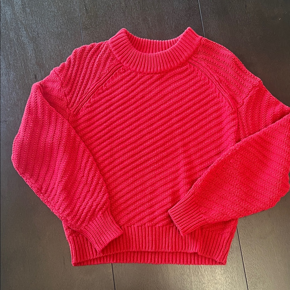 Universal Thread Vibrant Red Crew Neck Sweater